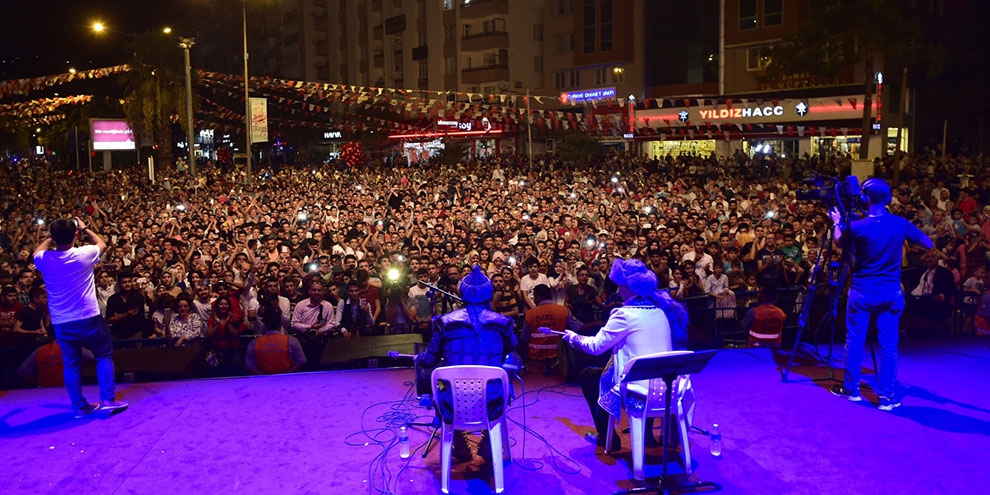 Dondurma festivalinde ikinci gün! Dursun Ali Erzincanlı ve Arslanbek Sul 17