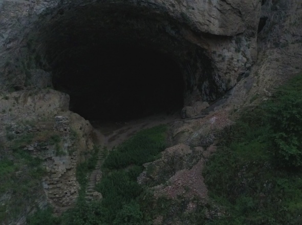 Tarih öncesi mağaralar havadan görüntülendi 2