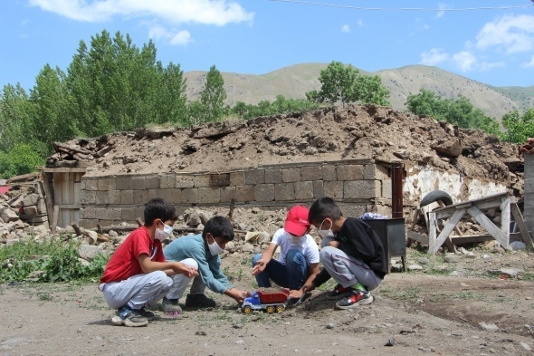 Bingöl'de deprem bölgesinde yaşam 3