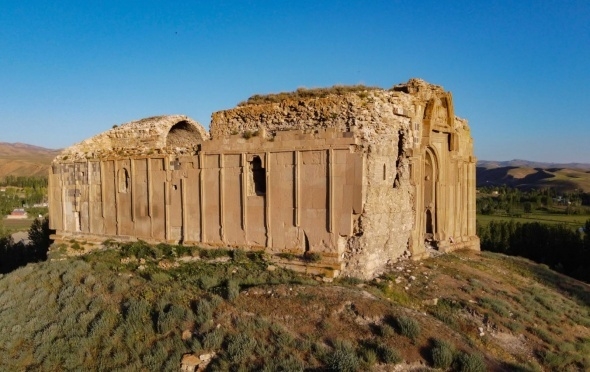 Bin 700 yıllık kilise, ilk kez gece fotoğraflandı 5