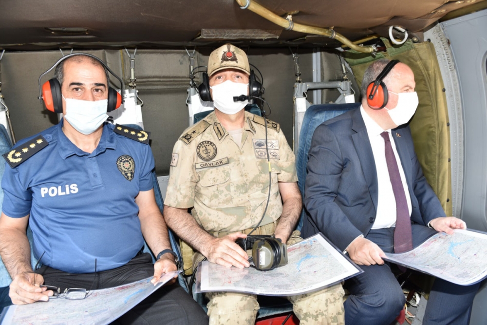 Vali Coşkun Kale Tepe Jandarma Üs Bölgesi'nde İncelemelerde Bulundu 2