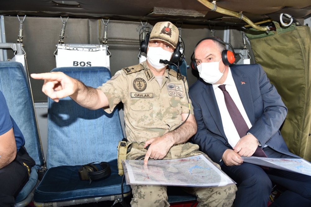 Vali Coşkun Kale Tepe Jandarma Üs Bölgesi'nde İncelemelerde Bulundu 5