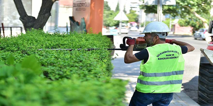 Dulkadiroğlu’nda park ve bahçe bakımları yapılıyor
