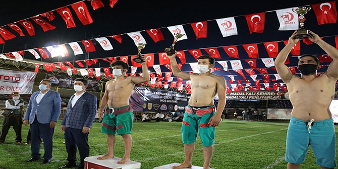 Kahramanmaraş'ta 15 Temmuz anısına pehlivanlar peşrev çekti 5