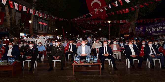 Kahramanmaraş'ta vatandaşlar Demokrasi Meydanı'na akın etti 2