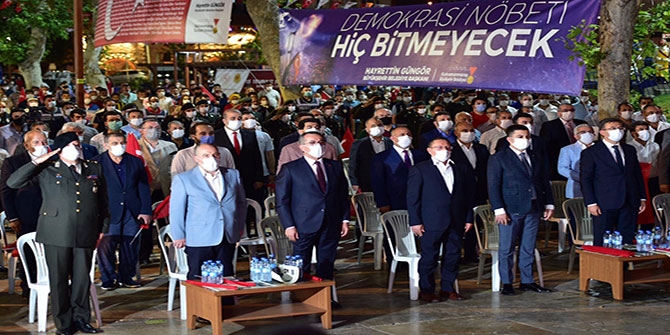 Kahramanmaraş'ta vatandaşlar Demokrasi Meydanı'na akın etti 3