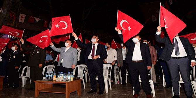 Kahramanmaraş'ta vatandaşlar Demokrasi Meydanı'na akın etti 6