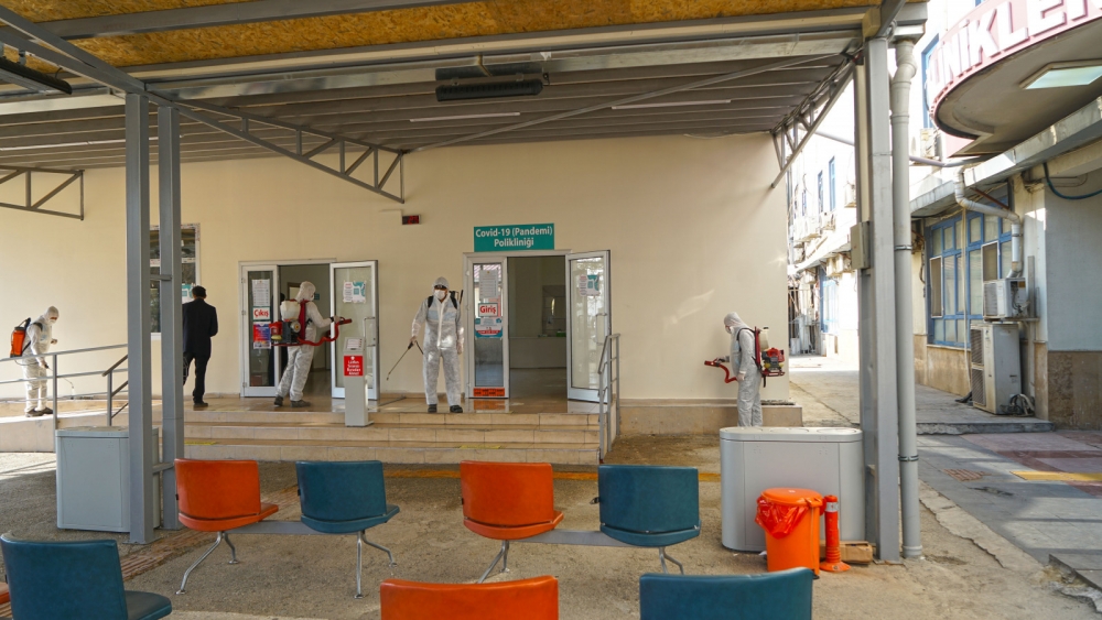 Kahramanmaraş'ta sağlık tesisleri dezenfekte edildi 10