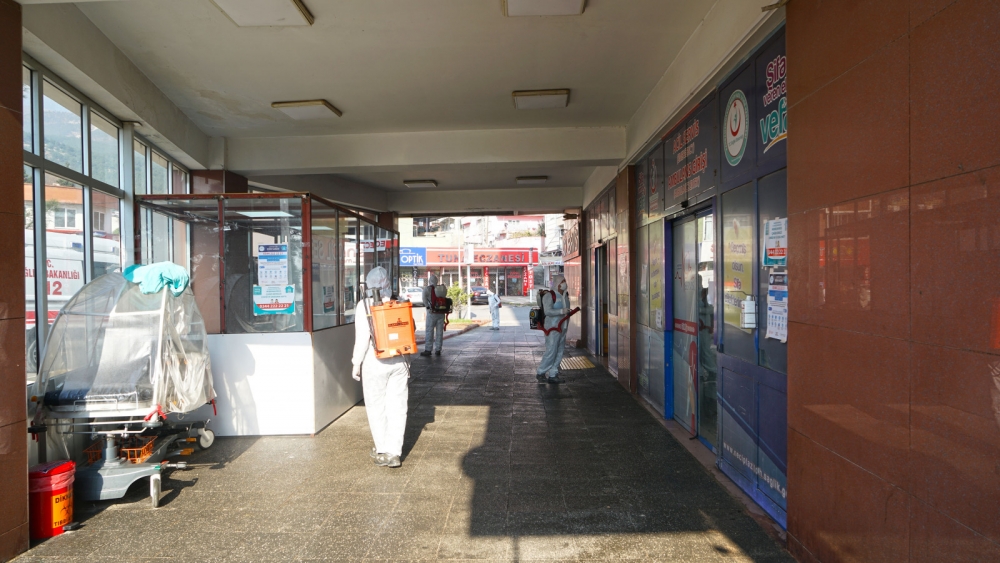 Kahramanmaraş'ta sağlık tesisleri dezenfekte edildi 11