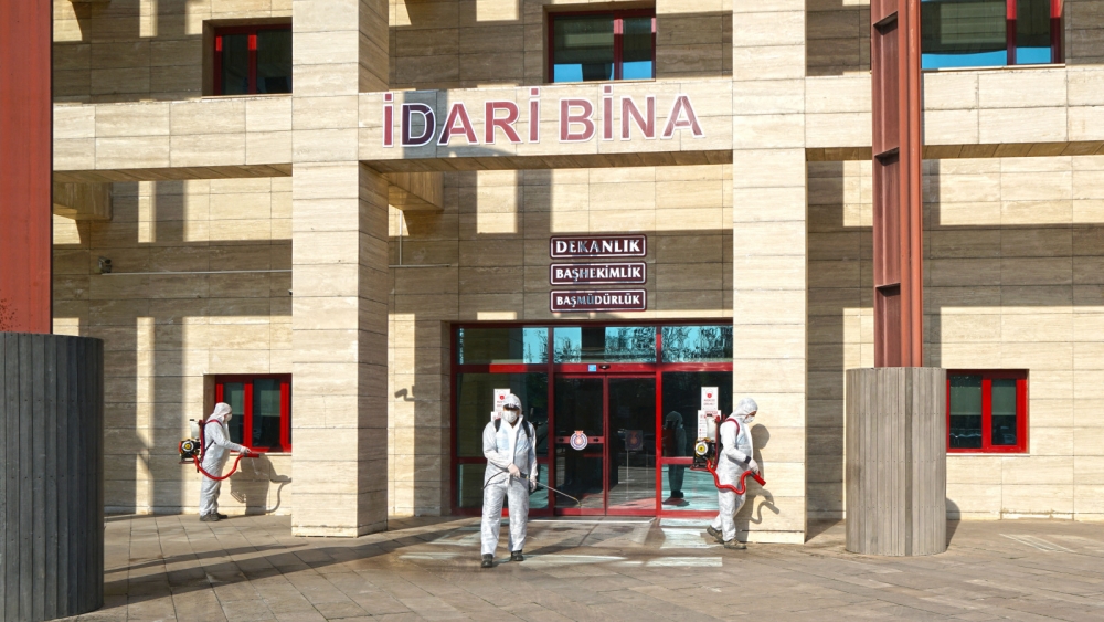 Kahramanmaraş'ta sağlık tesisleri dezenfekte edildi 14