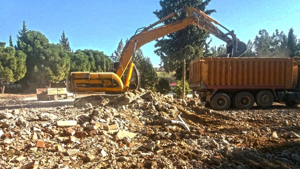 Kahramanmaraş’ta depreme dayanıksız okullar yıkılıyor 1
