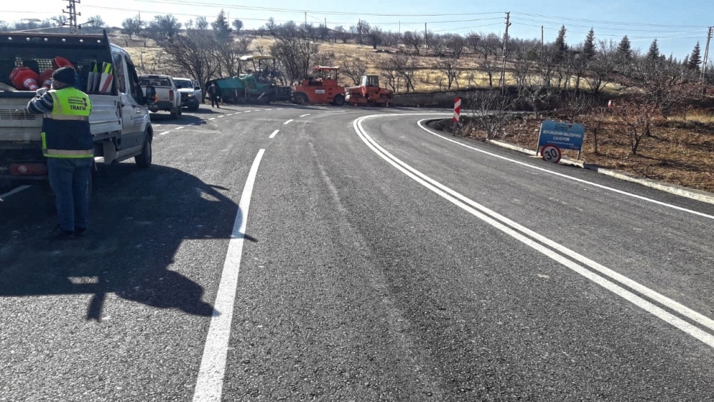 Kahramanmaraş'ta Yalnız Ardıç mevkiinde yol genişledi 5