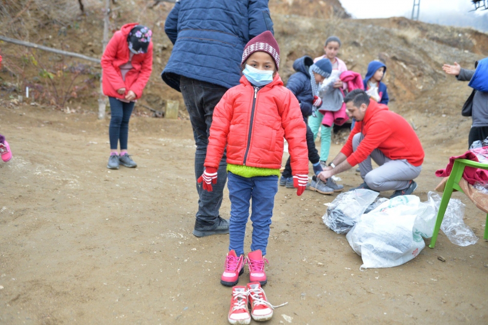 Kahramanmaraş'ta yeni yılda ihtiyaç sahibi çocukları sevindirdiler 7