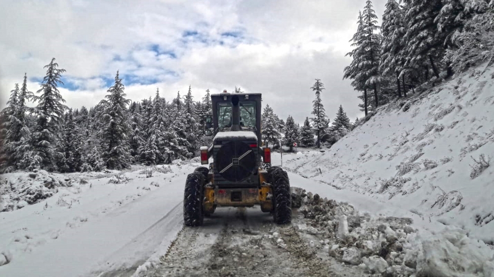 Kahramanmaraş'ta karla mücadele devam ediyor 1