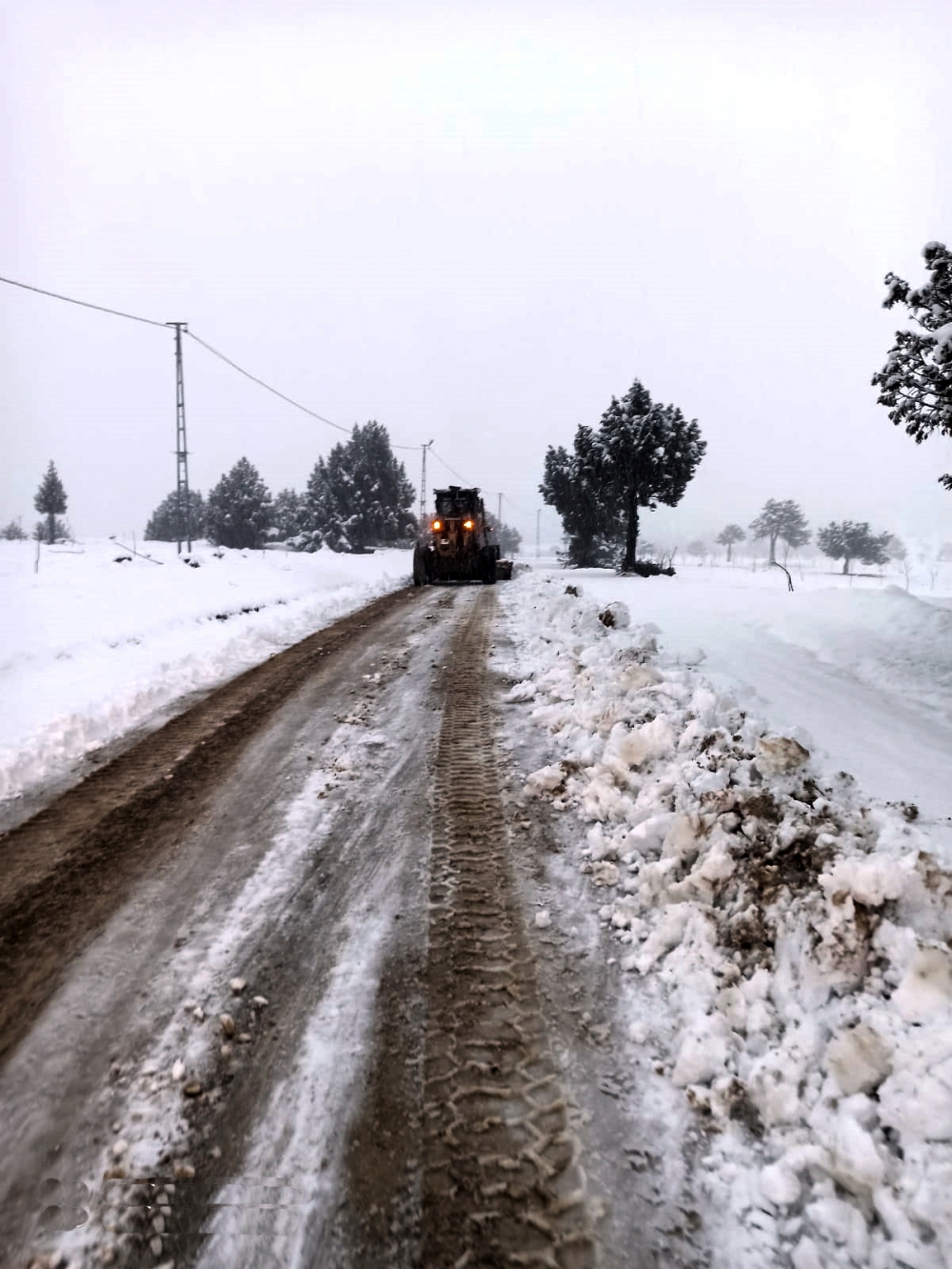 Kahramanmaraş'ta karla mücadele devam ediyor 2