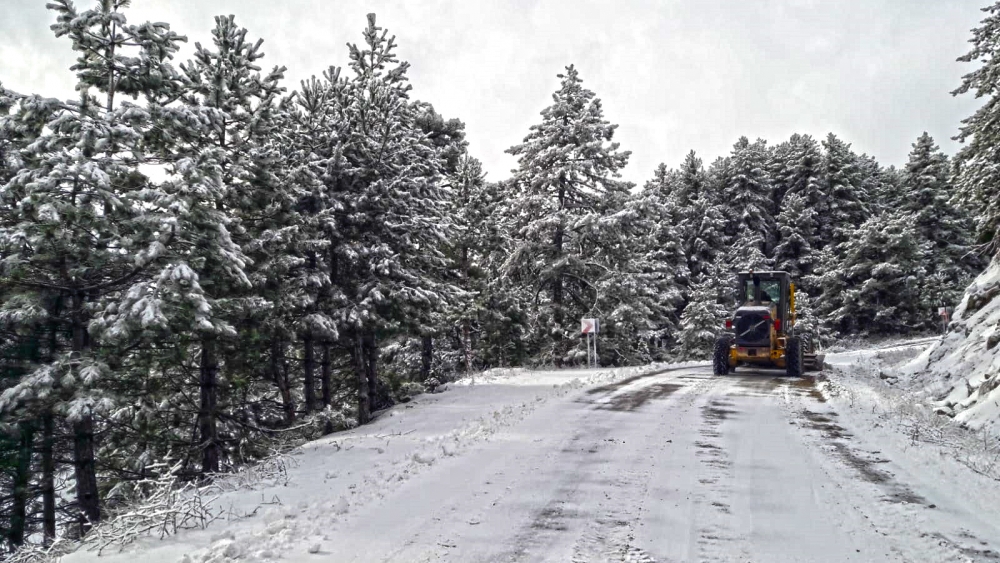 Kahramanmaraş'ta karla mücadele devam ediyor 4