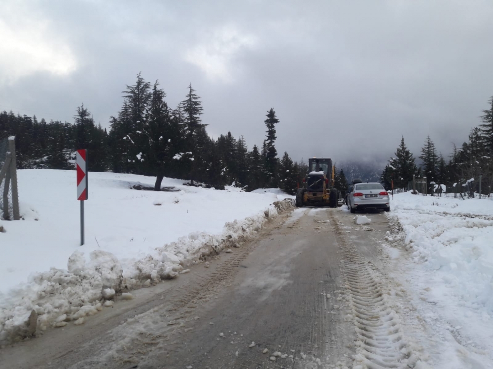 Kahramanmaraş'ta karla mücadele devam ediyor 10