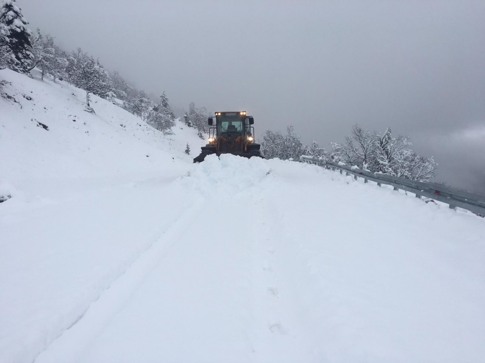 Kahramanmaraş'ta karla mücadele devam ediyor 13