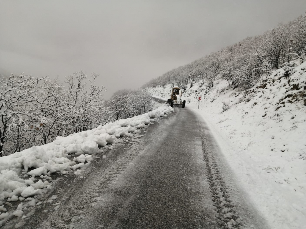 Kahramanmaraş'ta karla mücadele devam ediyor 6