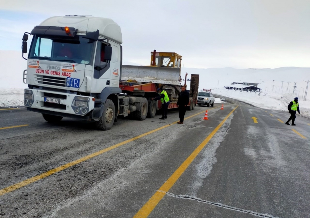 Kahramanmaraş'ta jandarma trafik sürücüleri uyardı 1