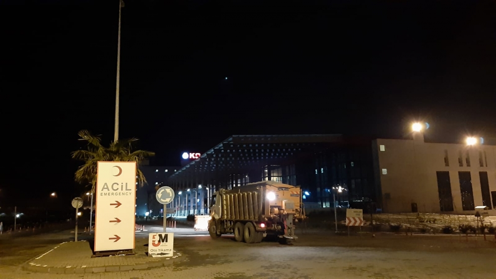 Kahramanmaraş'ta buzlanma tehlikesine karşı tuzlama 3