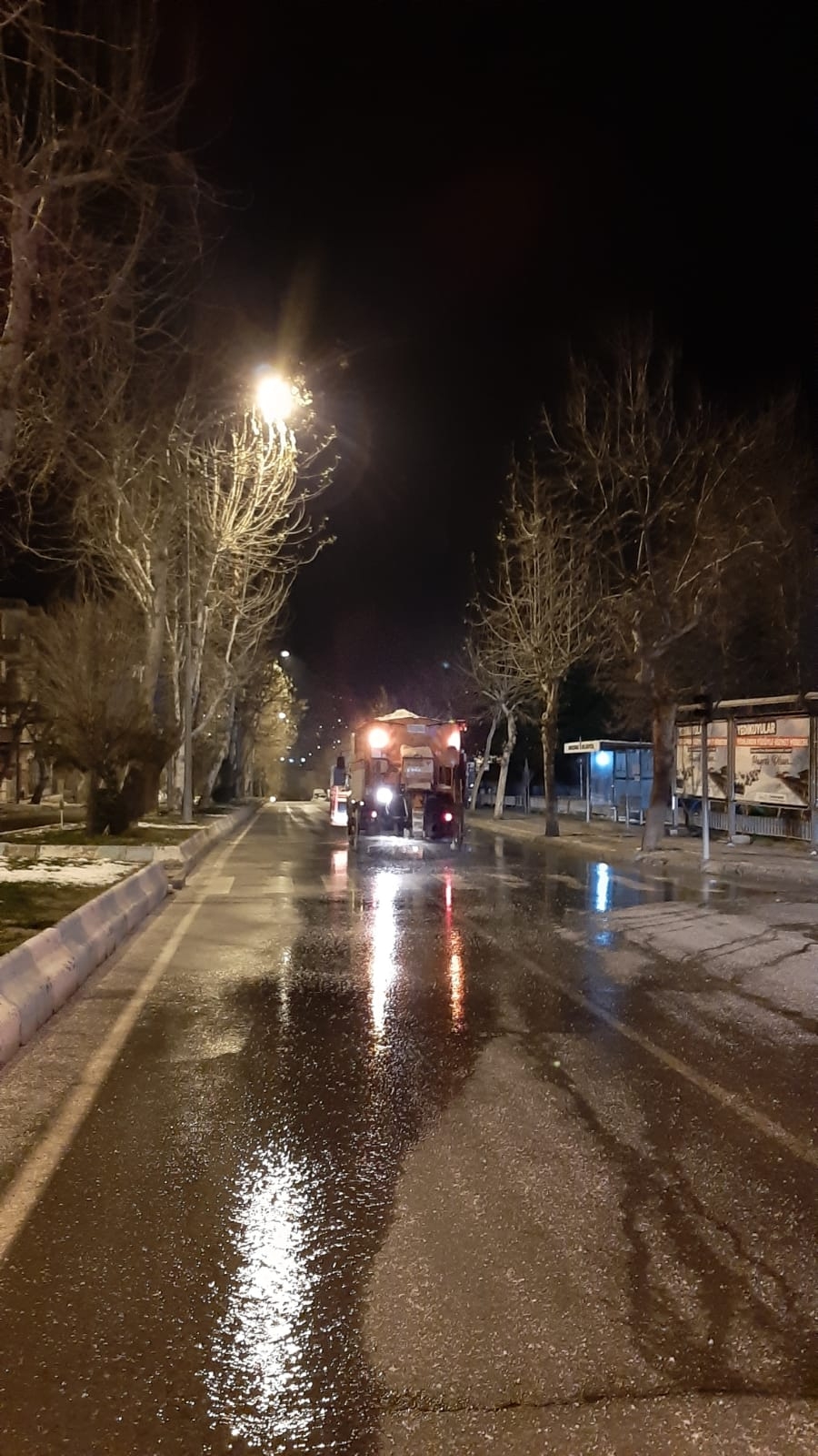 Kahramanmaraş'ta buzlanma tehlikesine karşı tuzlama 5