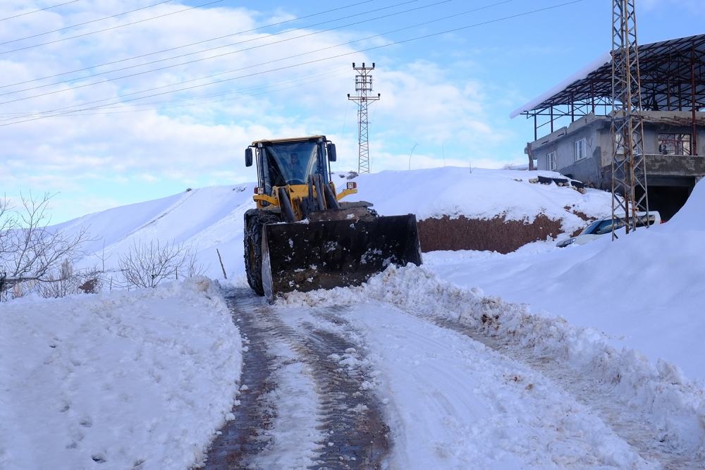 Dulkadiroğlu’nda karla mücadele çalışmaları devam ediyor 2