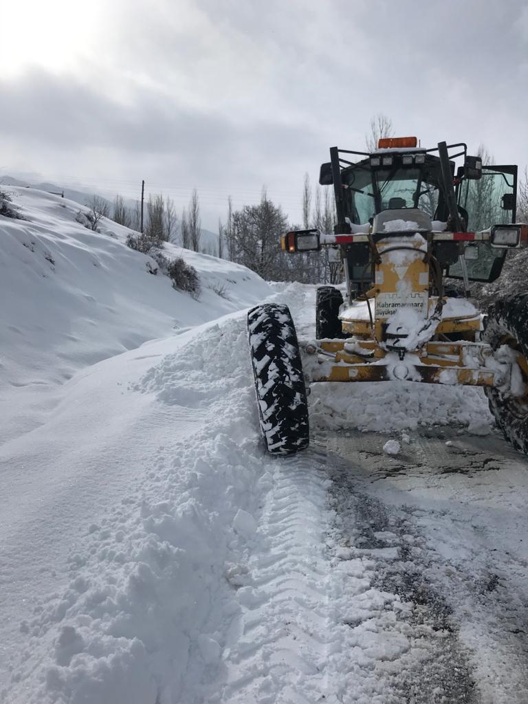 Kahramanmaraş'ın kuzey ilçelerinde karla mücadele 11