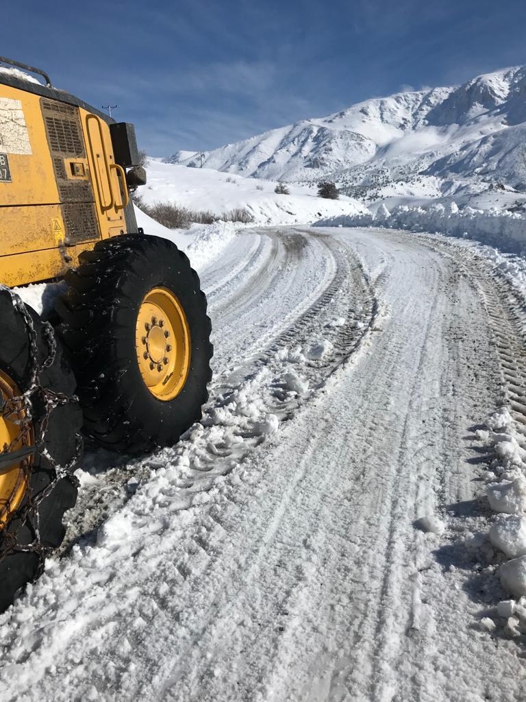 Kahramanmaraş'ın kuzey ilçelerinde karla mücadele 13