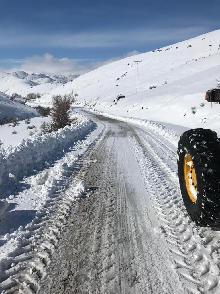 Kahramanmaraş'ın kuzey ilçelerinde karla mücadele 15