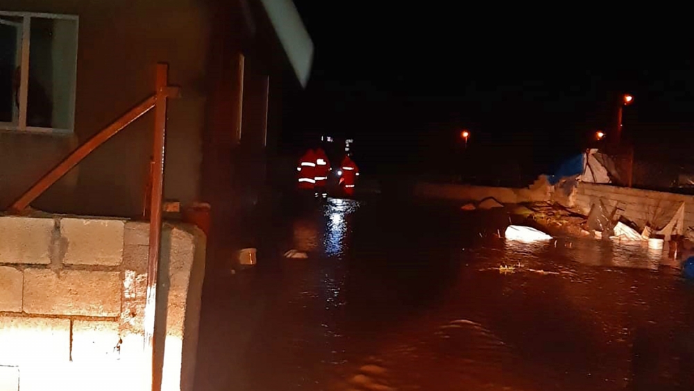 Kahramanmaraş’ta su baskınına itfaiyeden müdahale 1