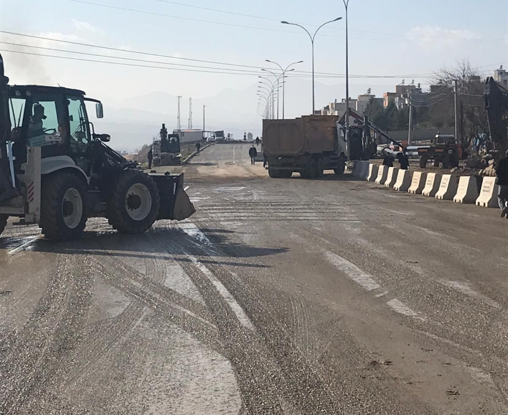 Kahramanmaraş'ta o bulvar tek şeritli trafiğe açıldı 2