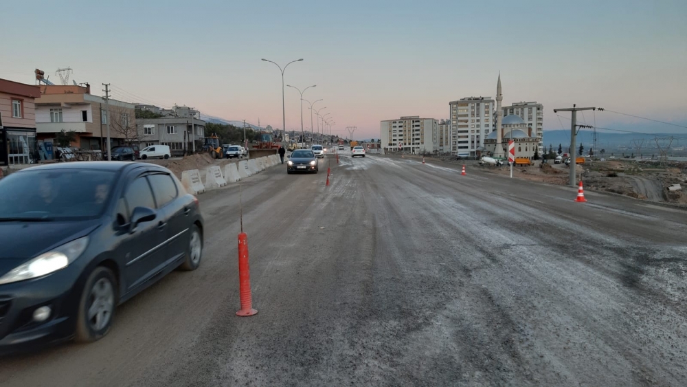 Kahramanmaraş'ta o bulvar tek şeritli trafiğe açıldı 6
