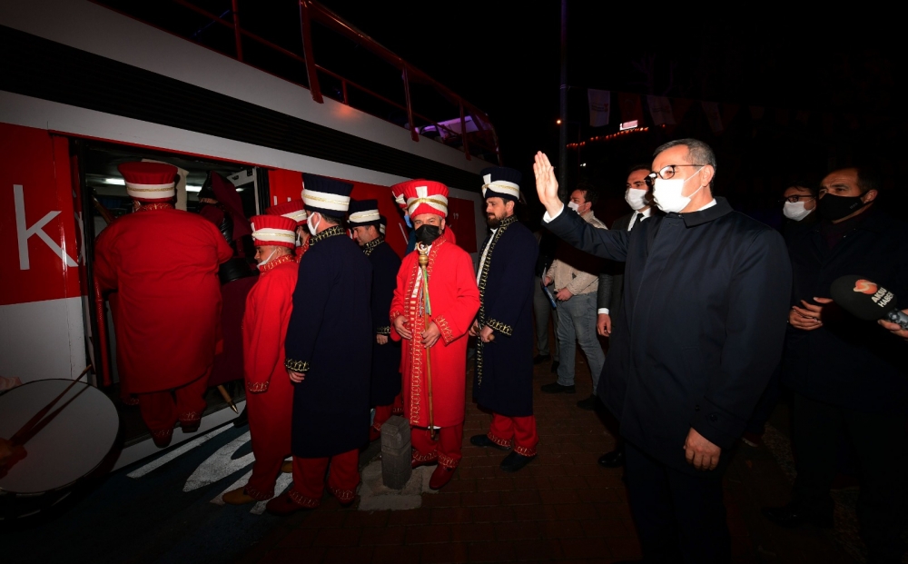 Kahramanların isimleri kaleye yansıtıldı 10