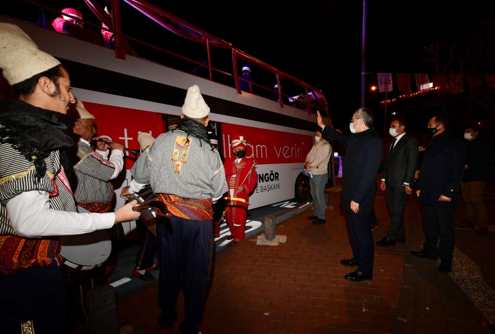 Kahramanların isimleri kaleye yansıtıldı 12