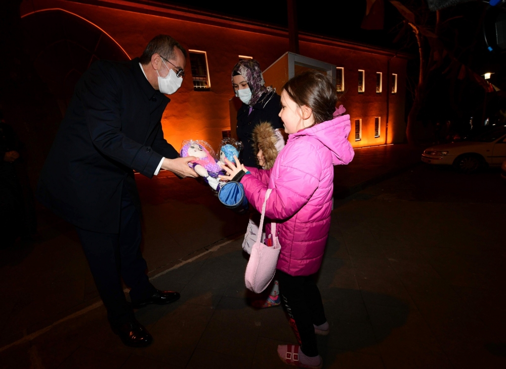 Kahramanların isimleri kaleye yansıtıldı 19