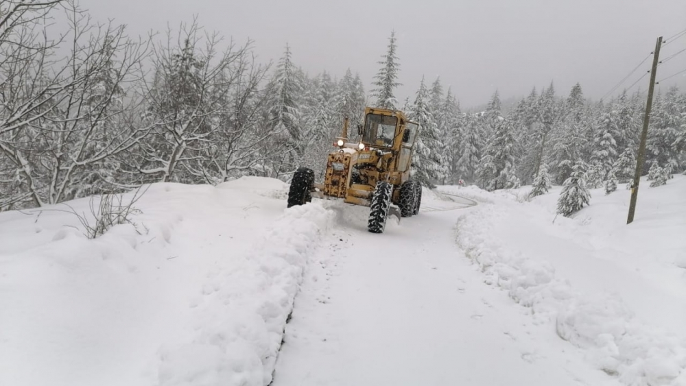 Kahramanmaraş'ın 5 ilçesinde yüz yüze eğitime kar engeli 1