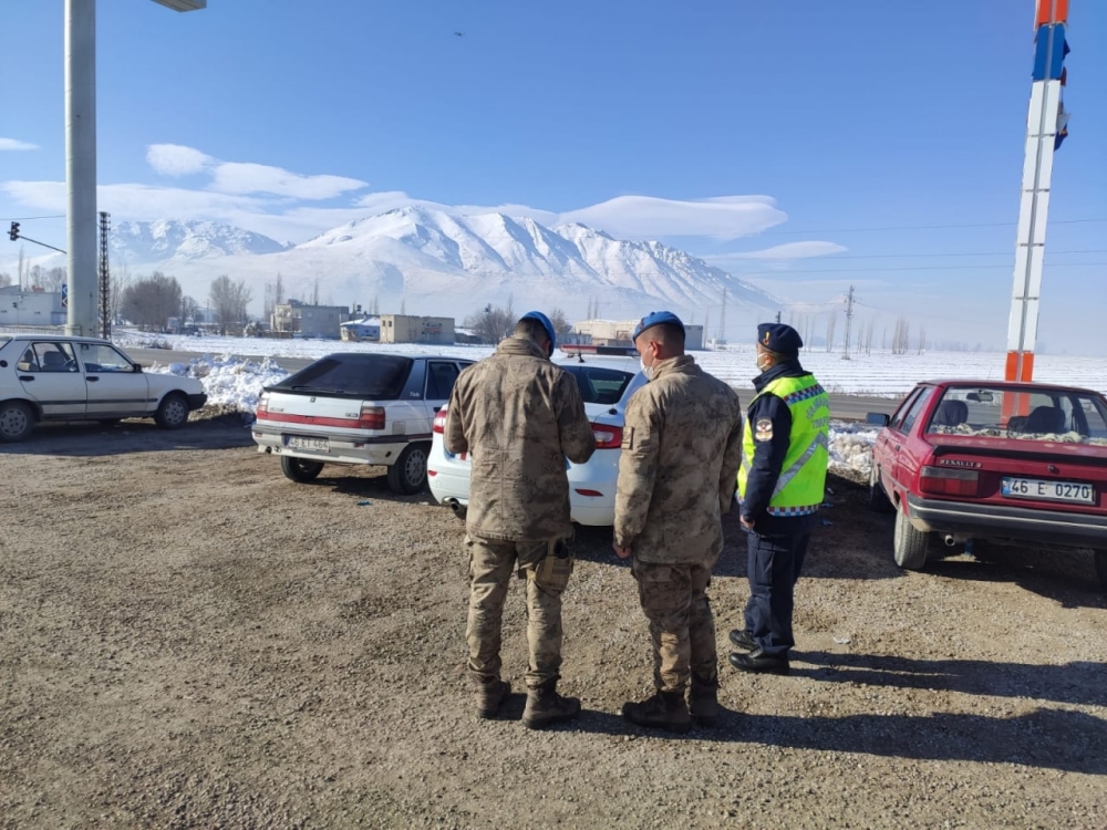 Kahramanmaraş'ta trafik kullarına uymayan sürücülere ceza yağdı 5