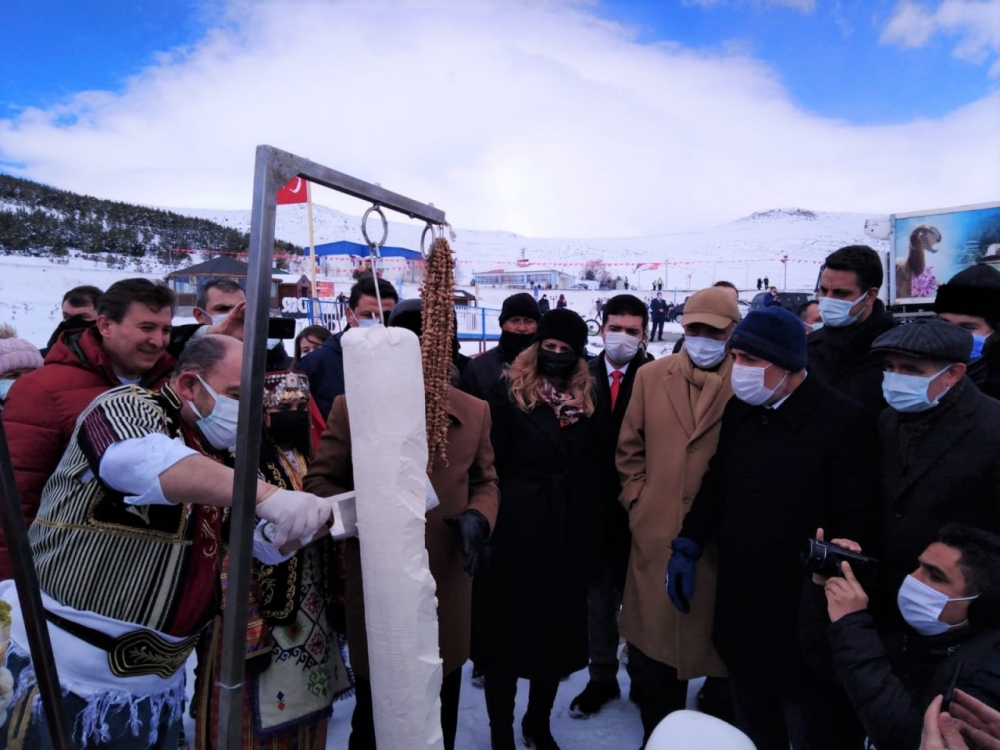 Buz gibi havada ‘Maraş Dondurmasına’ akın ettiler 1