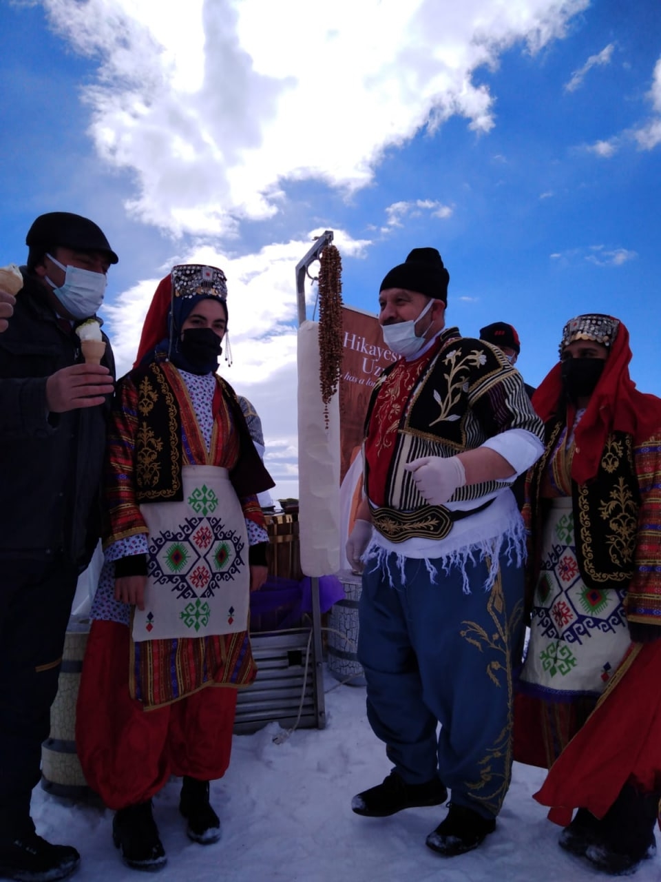 Buz gibi havada ‘Maraş Dondurmasına’ akın ettiler 6