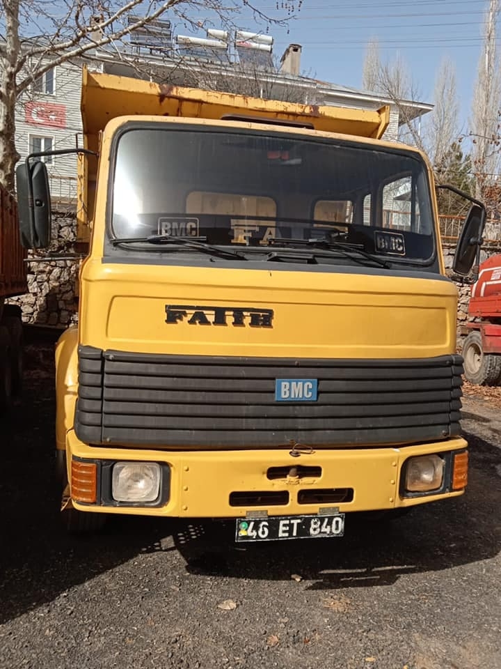 Kahramanamaraş'ta belediyeye ait iş makineleri satılıyor 2