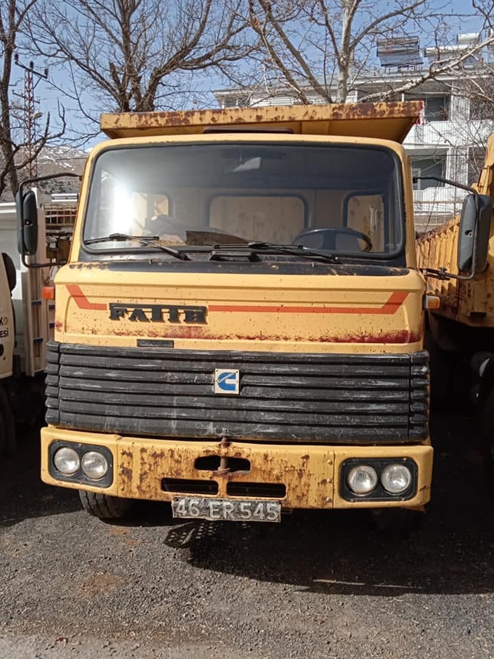 Kahramanamaraş'ta belediyeye ait iş makineleri satılıyor 5