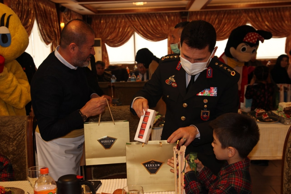 Kahramanmaraş’ta şehit çocuklarının karne sevinci 10