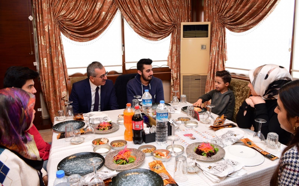 Kahramanmaraş’ta şehit çocuklarının karne sevinci 13