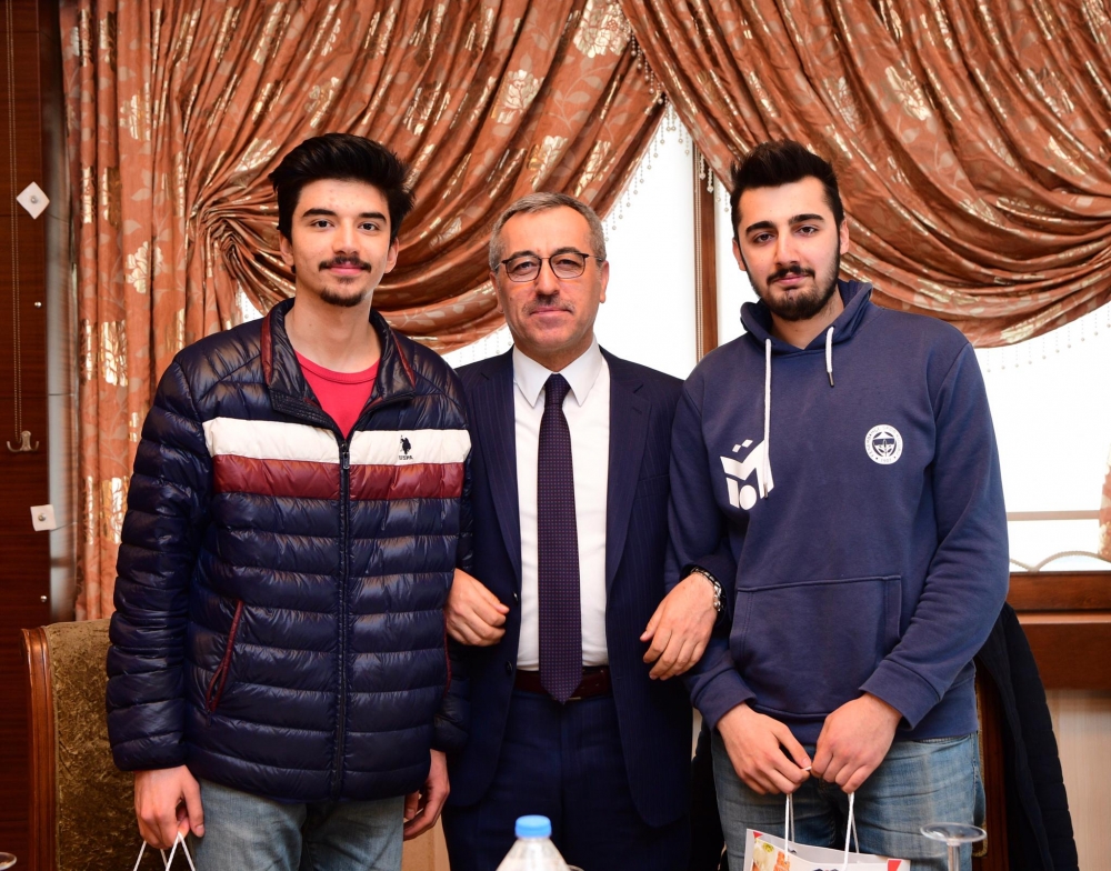 Kahramanmaraş’ta şehit çocuklarının karne sevinci 19