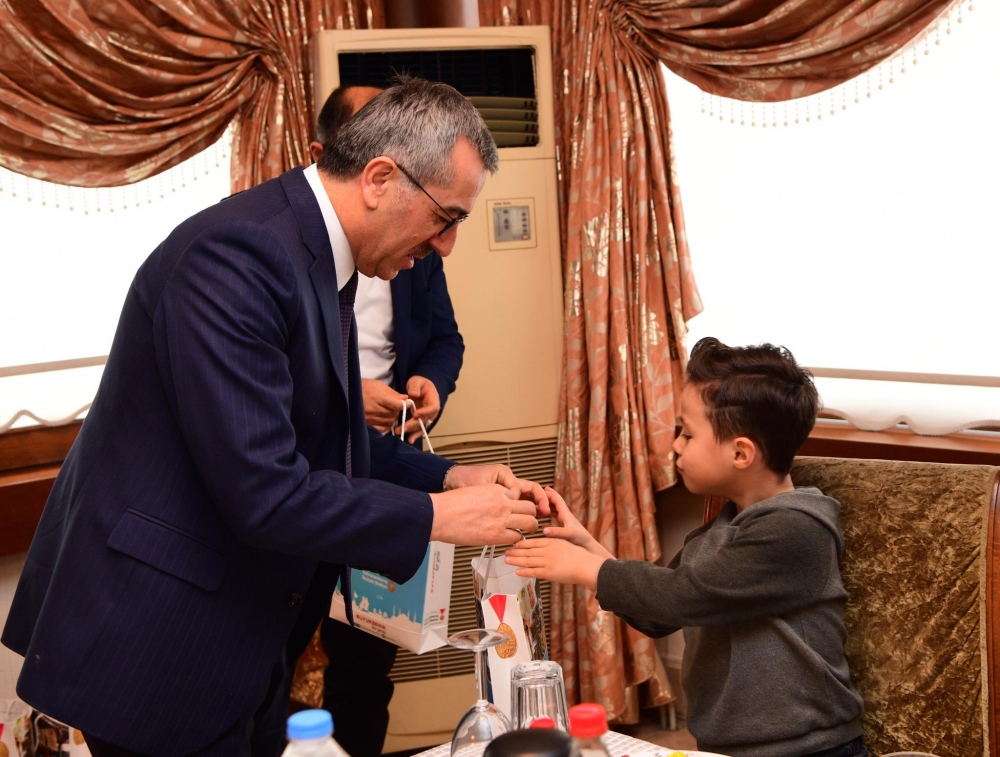 Kahramanmaraş’ta şehit çocuklarının karne sevinci 20