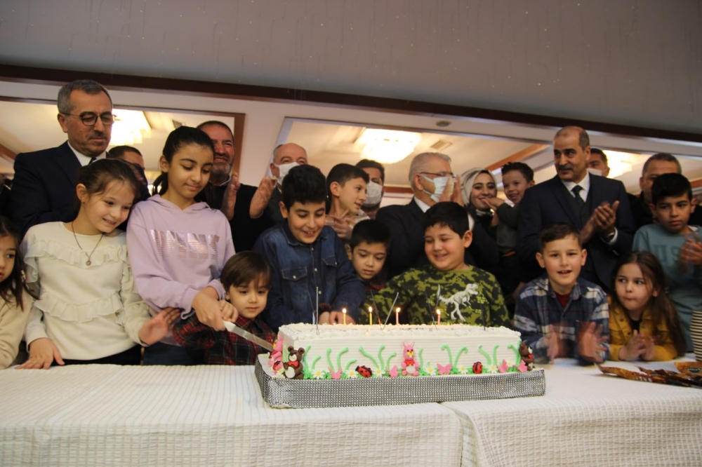 Kahramanmaraş’ta şehit çocuklarının karne sevinci 3