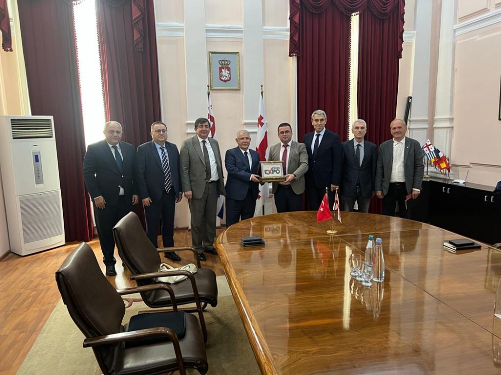 Dünyanın en eski ve en çok bitki çeşitliliğine sahip Botanik Bahçesi, EX 2