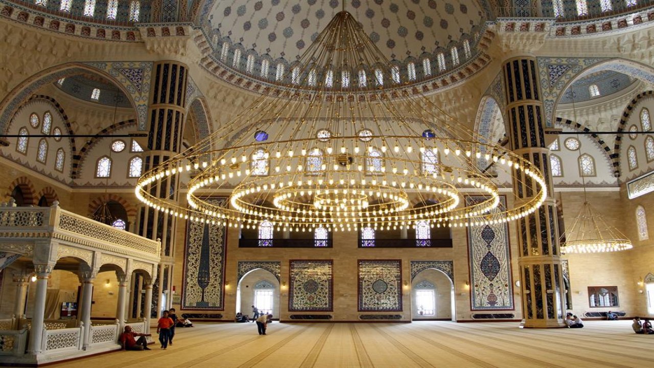 Kahramanmaraş bayram namazı saati belli oldu! 10 Nisan 2024 Kahramanmaraş’ta bayram namazı saat kaçta kılınacak?