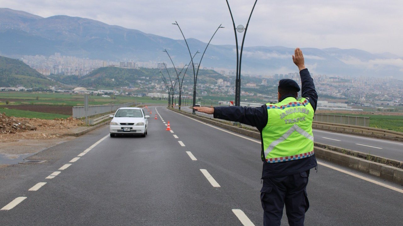 Kahramanmaraş jandarma uyardı: ‘Hayatla Yarışılmaz’